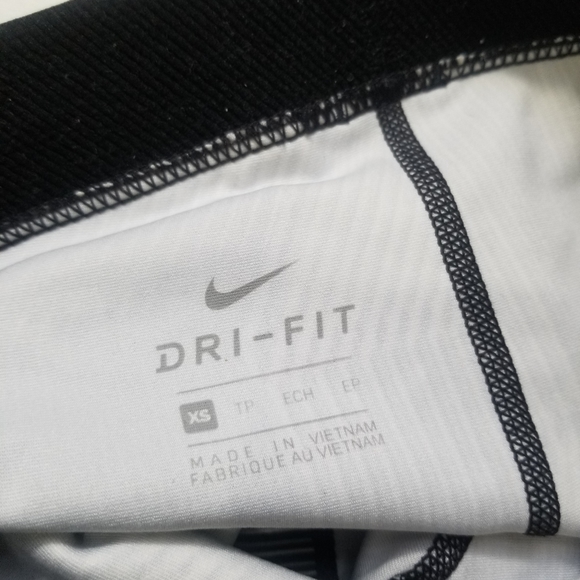 [SOLD] NWOT Nike pro compression shorts (XS) - Picture 2 of 4